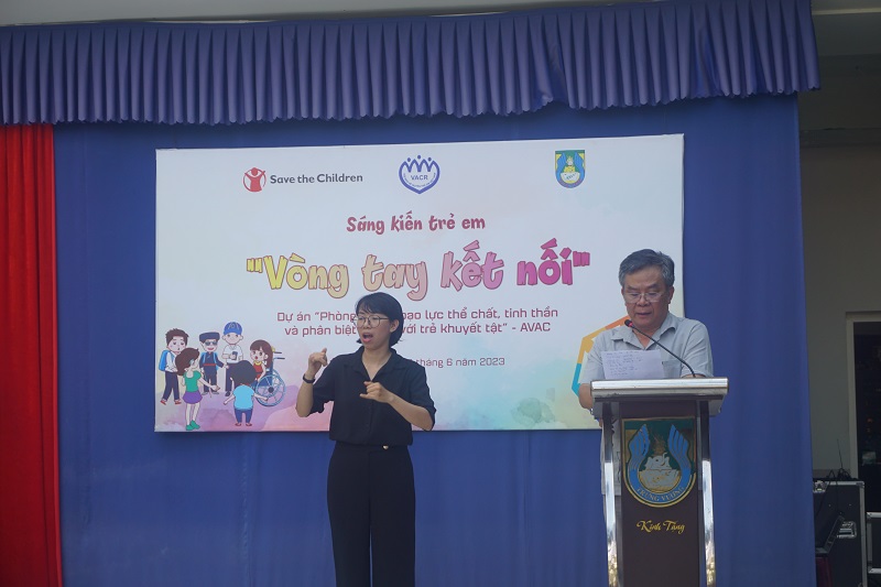 Ông Lương Thế Khanh – Phó Chủ tịch Thường trực Hội Bảo vệ quyền trẻ em Việt Nam phát biểu khai mạc tại sự kiện