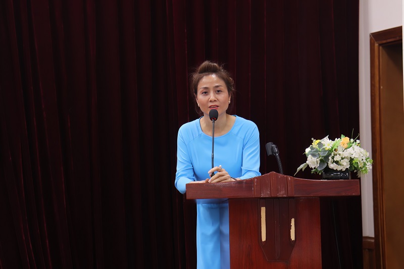 Đồng chí Đỗ Thanh Hương – Ủy viên Ban Thường vụ, Chánh văn phòng Công đoàn Viên chức Việt Nam phát biểu tại Đại hội