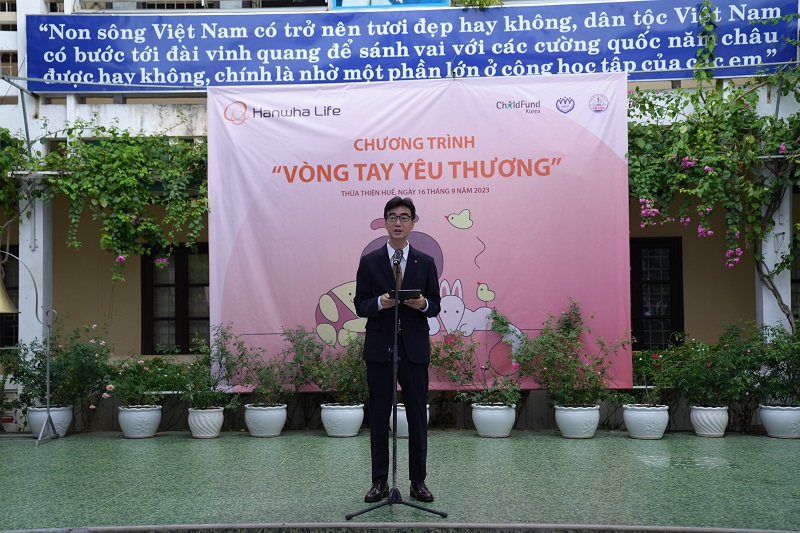 Ông Hwang Jun Hwan, Chủ tịch hội đồng thành viên kiêm Tổng giám đốc Công ty TNHH Hanwha Life Việt Nam phát biểu tại chương trình