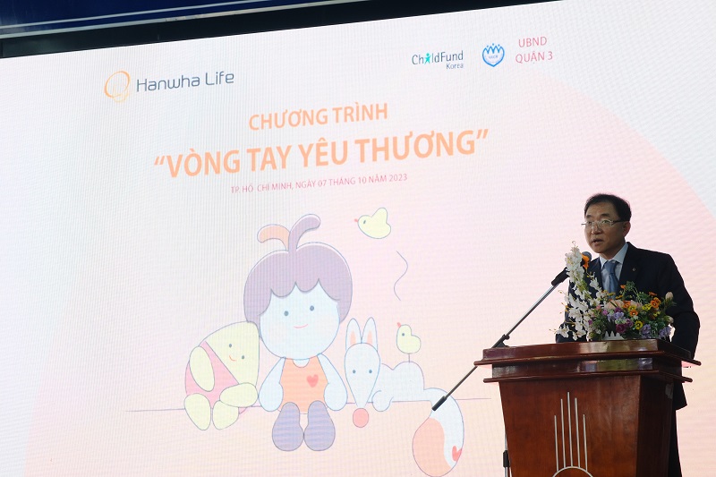 Ông Hong Jeong Pyo - Phó Tổng Giám đốc Điều hành Cấp cao, Công ty TNHH Bảo hiểm Hanwha Life phát biểu tại chương trình
