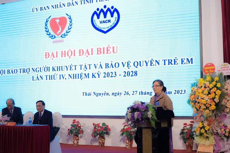 Chủ tịch Hội Bảo vệ quyền trẻ em Việt Nam Nguyễn Thị Thanh Hòa phát biểu tại Đại hội lần thứ IV Hội Bảo trợ người khuyết tật và Bảo vệ quyền trẻ em tỉnh Thái Nguyên