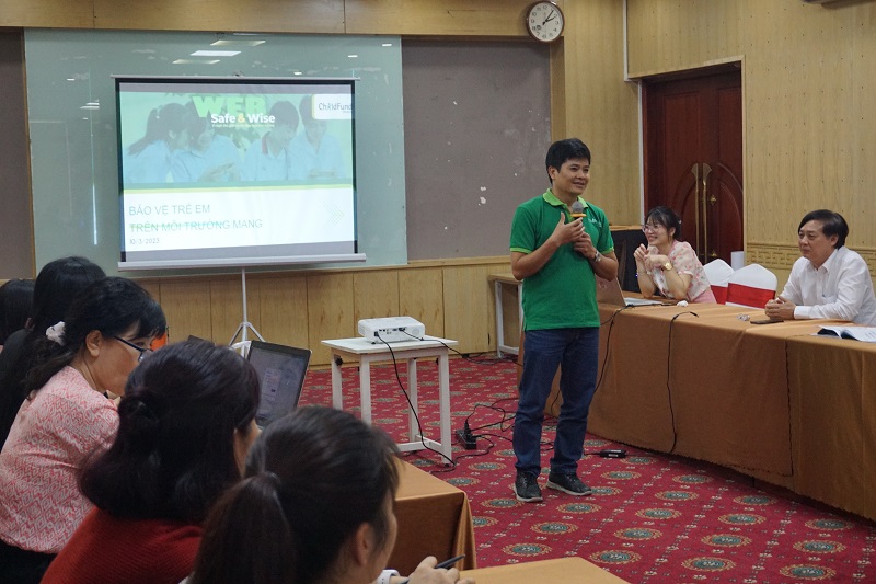 Ông Đỗ Dương Hiển – chuyên gia Bảo vệ trẻ em, tổ chức ChildFund Việt Nam chia sẻ nội dung về bảo vệ trẻ em trên mạng
